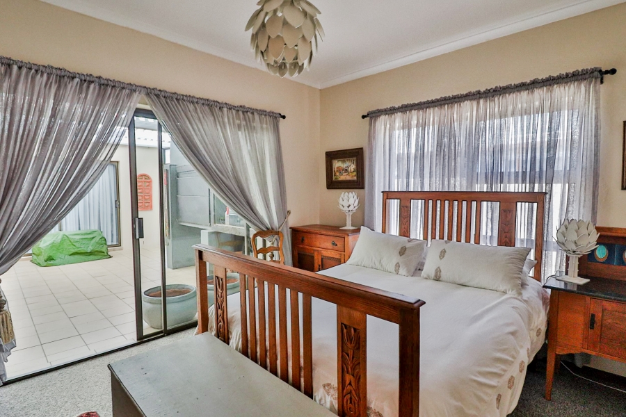 3 Bedroom Property for Sale in Yzerfontein Western Cape